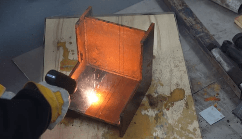How Pulse Laser Cleaning Differs From Continuous Wave Systems