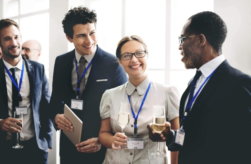 How to Build a Career Network From the Beginning